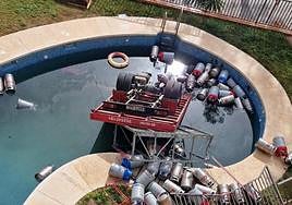 Out-of-control lorry fully loaded with gas cylinders crashes into Costa del Sol community swimming pool