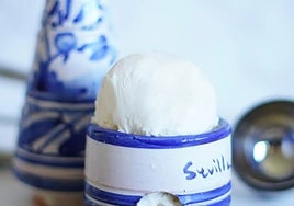 A scoop of the incense-flavoured ice cream.