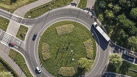 Drivers in Spain can be slapped with a fine of up to 500 euros for doing any of these things on a roundabout