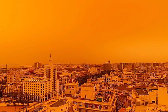 'Calima' and rain is forecast for the south of Spain, with a big red dust cloud coming from the Sahara desert