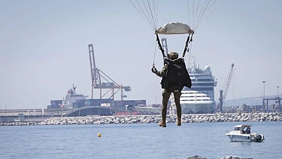 Military to resume traditional parachute jump display in Malaga at Easter, and this is precisely when...