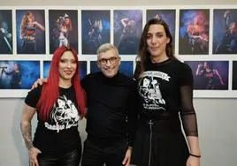 Photographer Raquel García (l) at the exhibition.