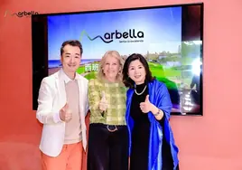 Town mayor Ángeles Muñoz presenting the Marbella brand in China.