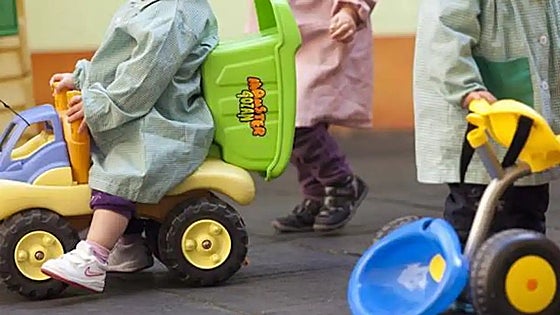 Families in Andalucía can now apply for early years childcare subsidies with 153 million euros up for grabs