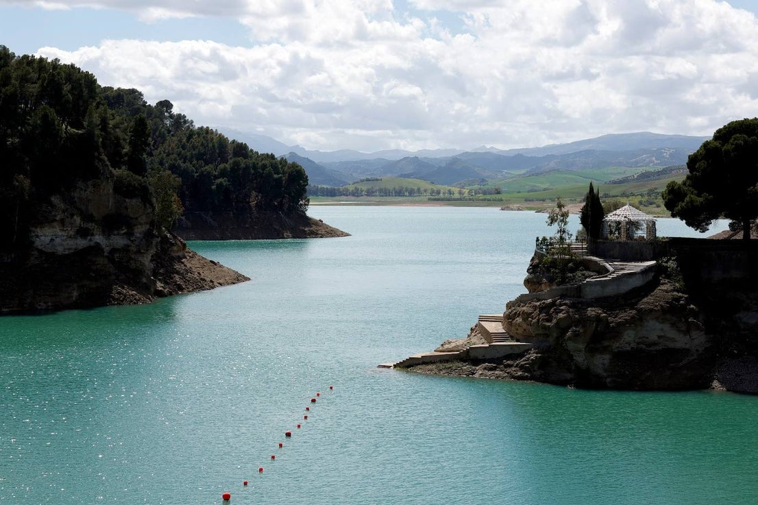 The iconic view of the Conde reservoir.
