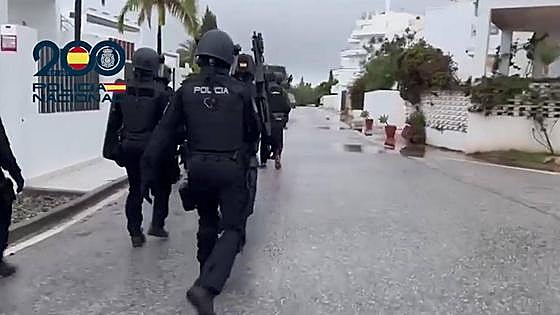 Two men arrested for allegedly firing at least 15 shots at Marbella restaurant before fleeing on motorbike