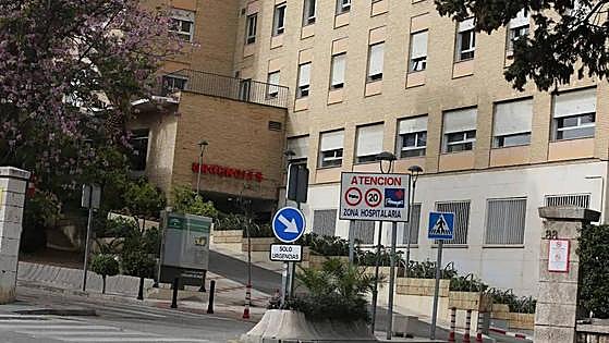 Woman suffers serious head injuries after being struck by van in Benalmádena
