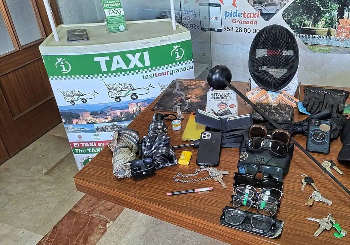 A fencing mask and foil, just two of the more unusual objects left behind by passengers in Granada's taxis