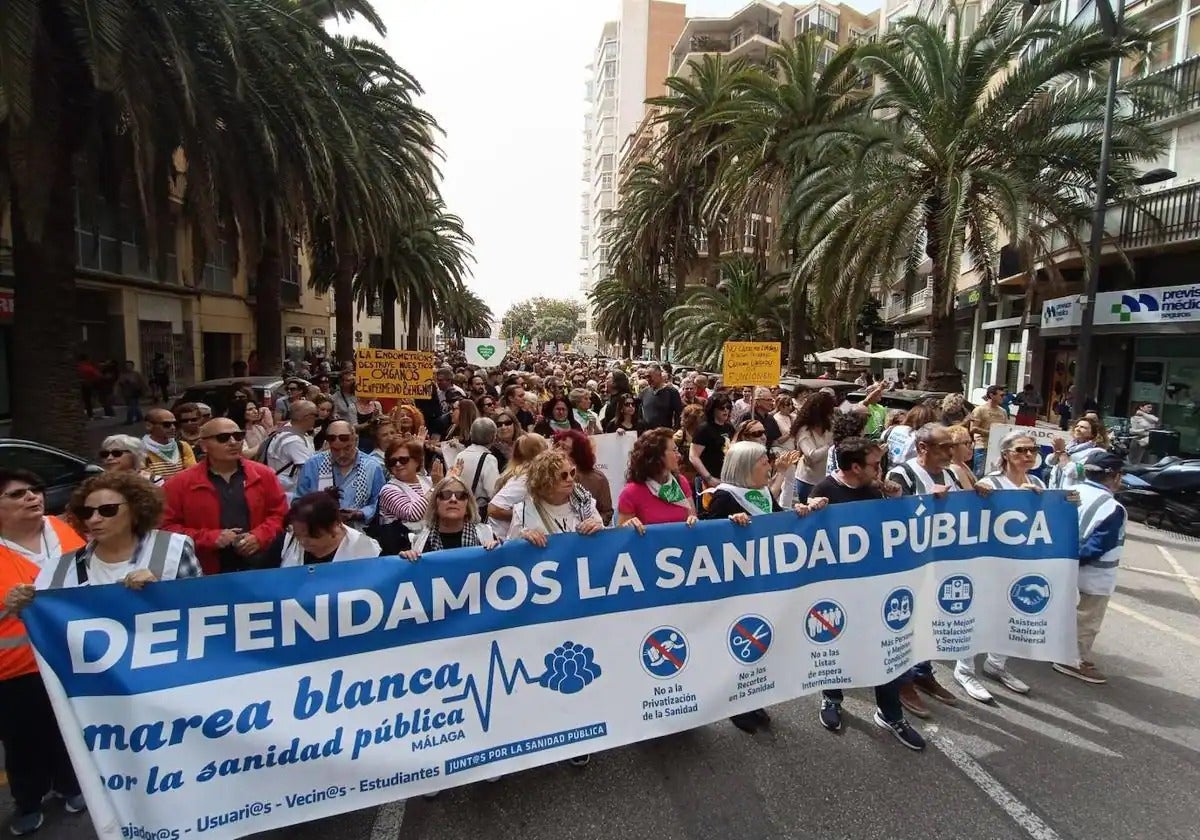 'White tide' demonstrators take to the streets in Malaga to protect public healthcare system in Andalucía
