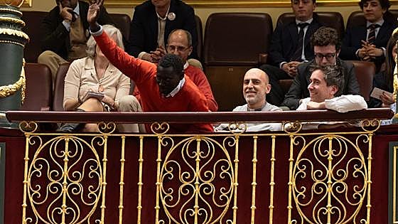First stage of people's bill passed to give 500,000 illegal migrants official residency status in Spain