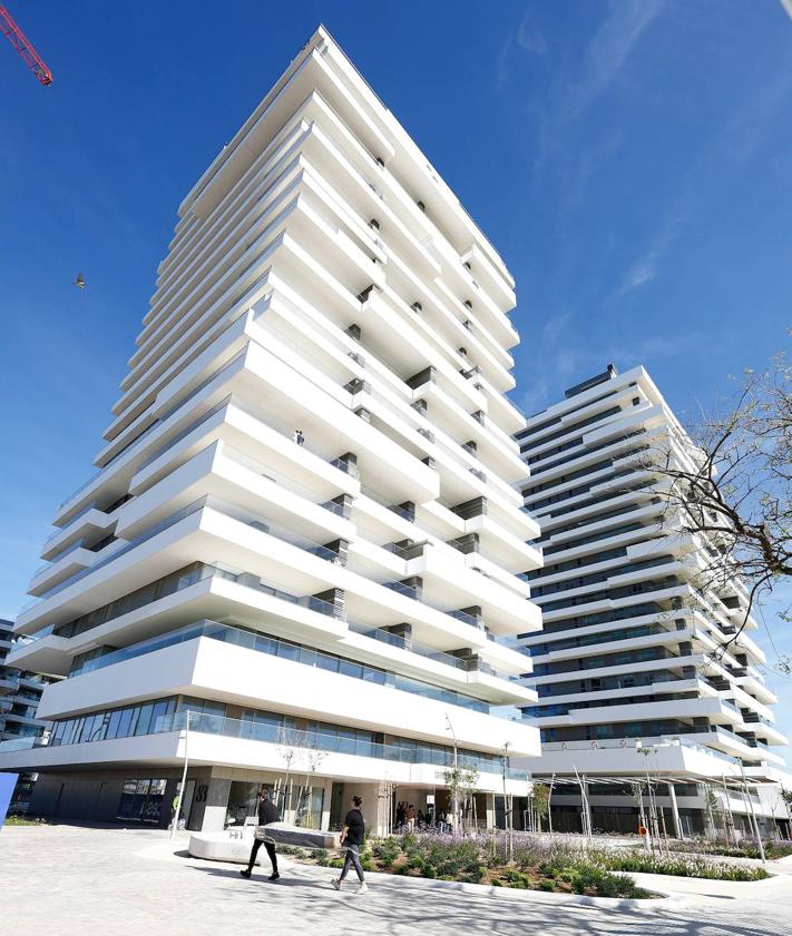 Imagen secundaria 2 - Take a peek inside as eye-watering price of two &#039;jewel in the crown&#039; sea-facing penthouses in Malaga city is revealed