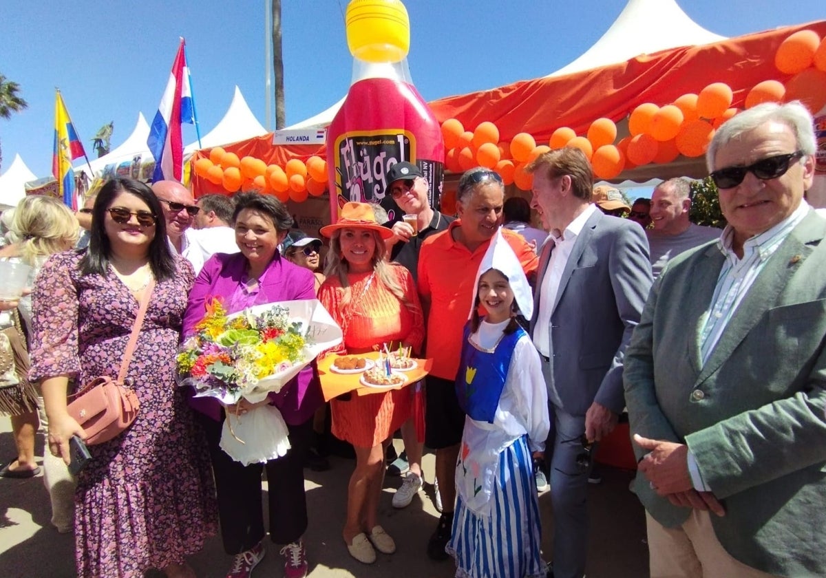 Excellent weather attracts huge turn-out for residents' day festivities in Torremolinos