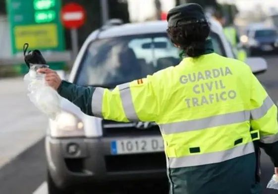 Three eventually arrested in Mijas after fleeing from police and hitting several vehicles on A-7 motorway