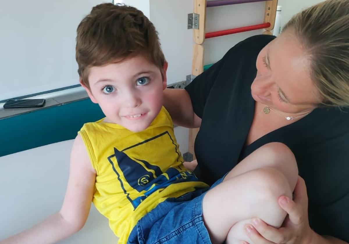 Granada town gets ready to party for Dani, a six-year-old boy with cerebral palsy
