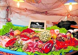 The seafood fair in Benalmádena port offers visitors fresh seafood prepared by specialist local chefs.