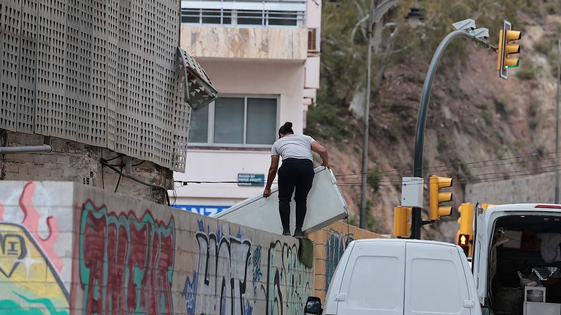 Squatters in building on prime site in one of most exclusive areas of Malaga city evicted due to risk of it collapsing - Vimarsana News