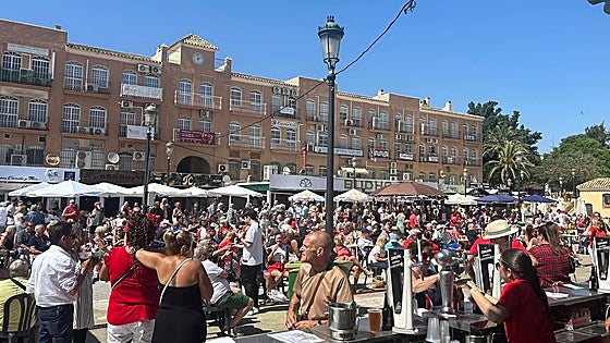 Hundreds turn out for shindig in honour of St George in Benalmádena