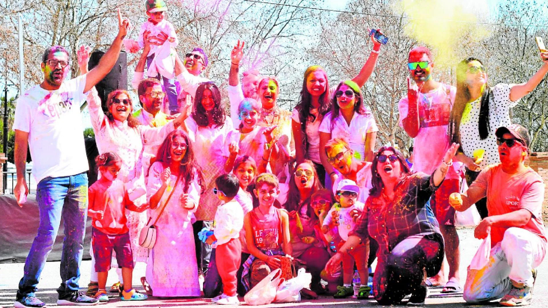 Benalmádena accueille le printemps avec un festival hindou Holi coloré