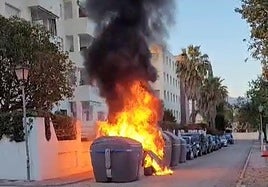 Man arrested for setting four rubbish containers and a motorbike alight in Marbella