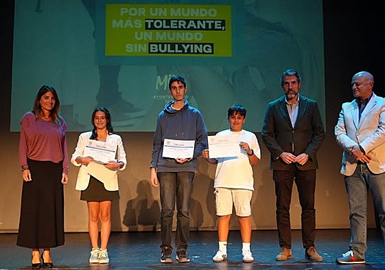 The presentation of awards to the three winners.