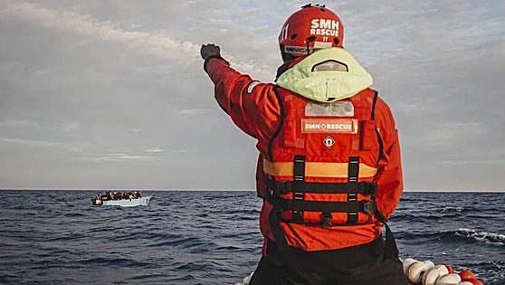 Saving lives in the Mediterranean for 2,000 euros a day