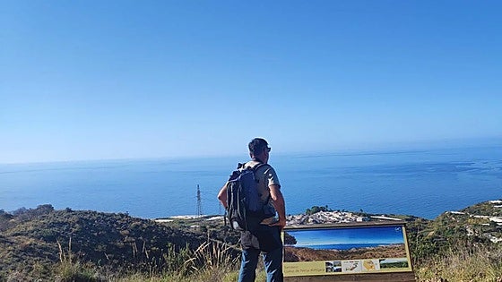 Cueva de Nerja-Almijara: a hiking trail that starts at the entrance of the famous cave and offers breathtaking views