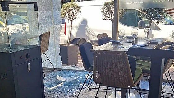 Search and arrest order cancelled for British and Irish suspects after Marbella restaurant sprayed with bullets