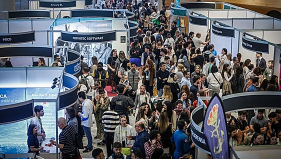 Around eighty companies are currently looking for 1,200 workers in Granada