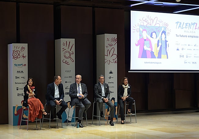 Welcome talk to the young people participating in this TalentLab Malaga.