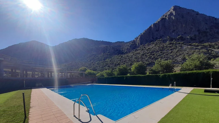 Piscina municipal de Villaluenga del Rosario.