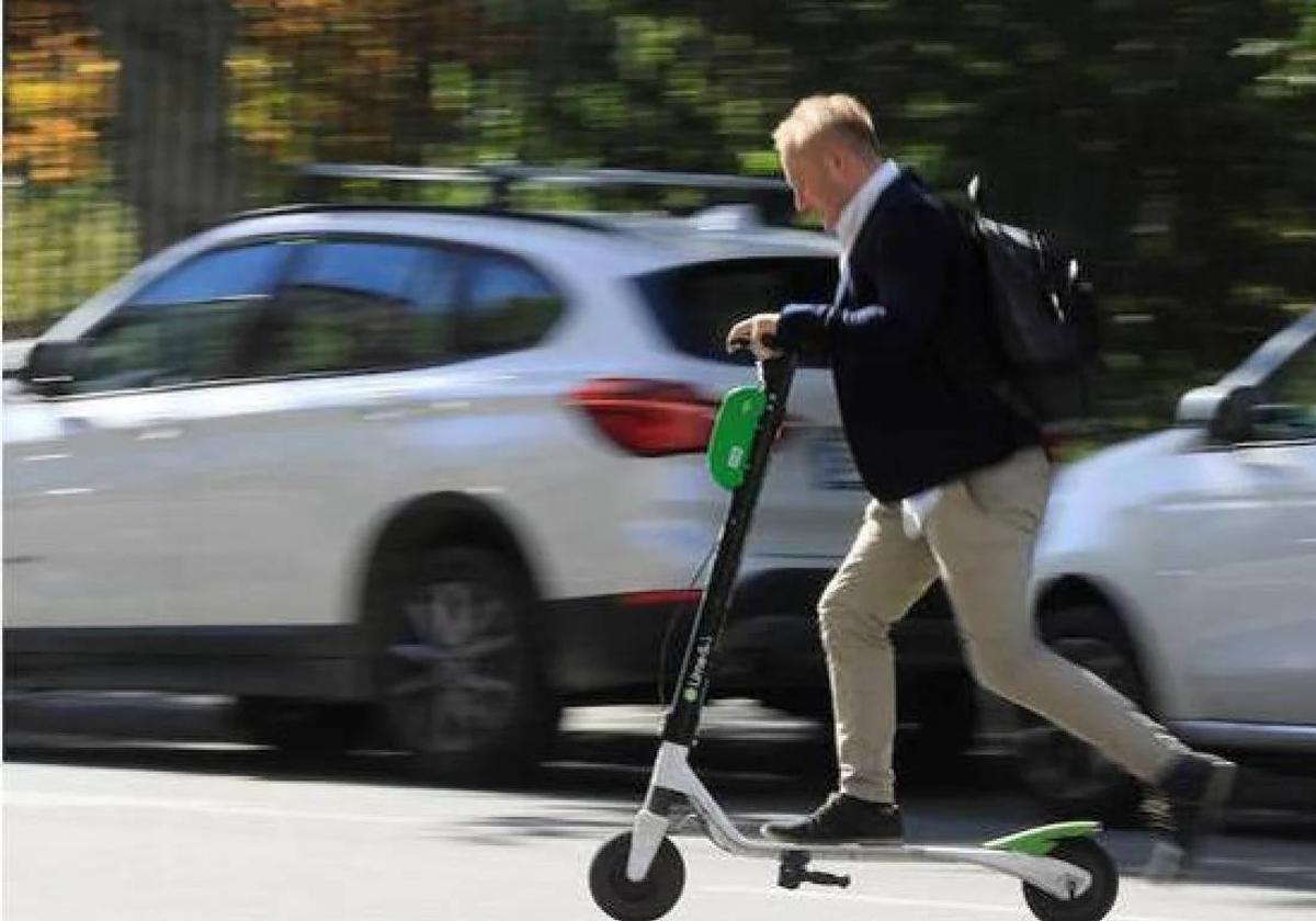 Police to use mobile radar devices to control speeding electric scooter riders in Malaga