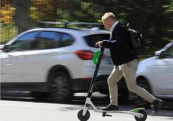 Police to use mobile radar devices to control speeding electric scooter riders in Malaga