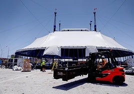 The Cirque du Soleil tent being erected at the Cortijo de Torres fairground.