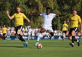 Marbella striker Dago, in action during Sunday's match.