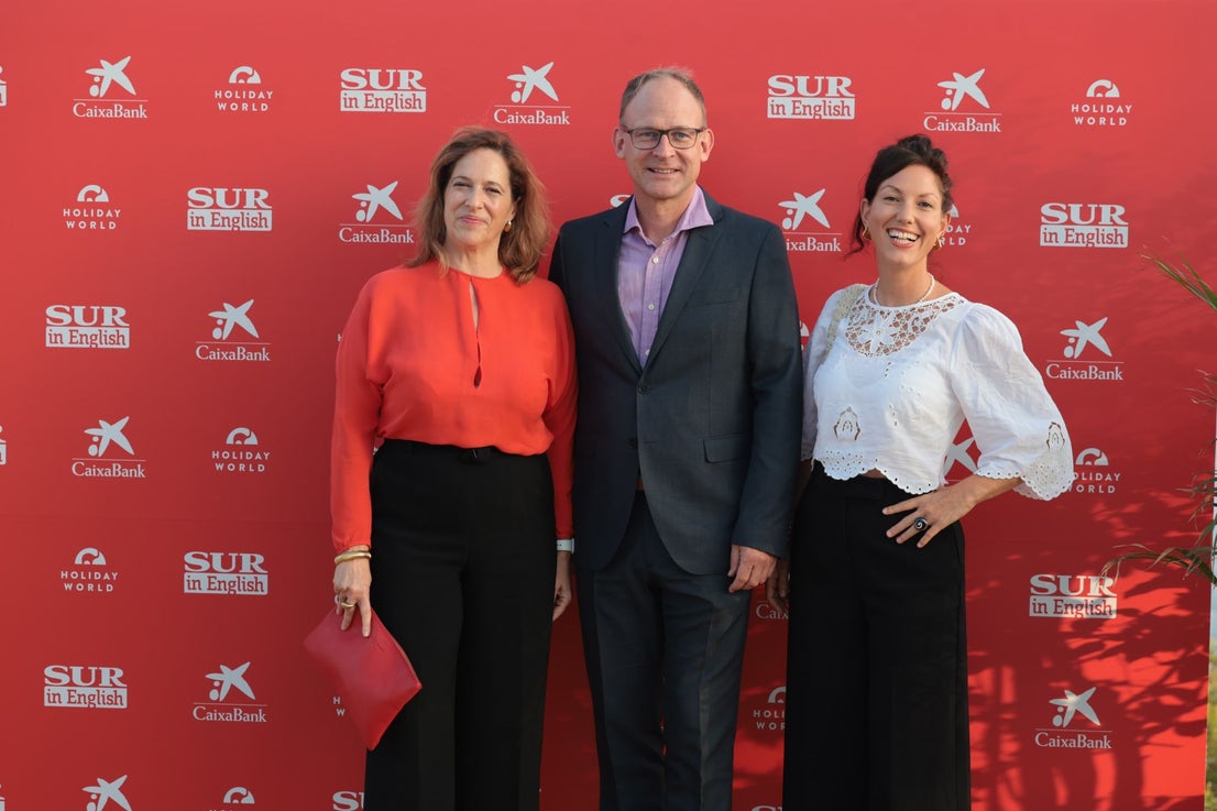 Montse González, Michael Peters and Helena Class of German Clinic.
