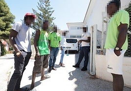 Migrants who were transferred to Churriana on Tuesday.