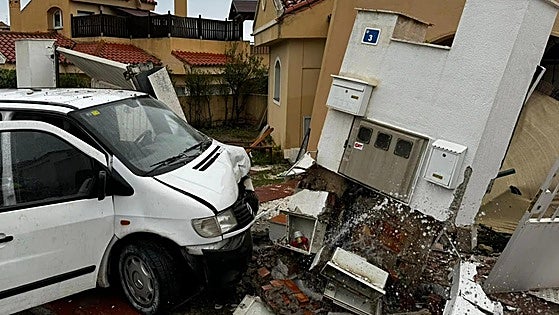 Gang of thieves arrested after crashing van into two villas in Mijas while making their getaway