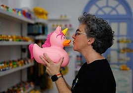 There are more than 450 different models in the shop.