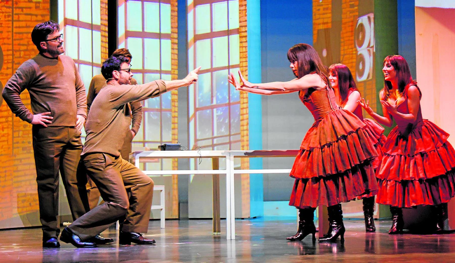 María Adamuz and Miquel Fernández star in the musical 'Tocando nuestra canción'.