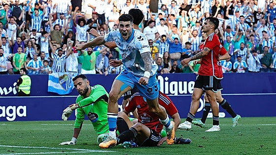 Roberto at the double to send Malaga CF to the play-off final