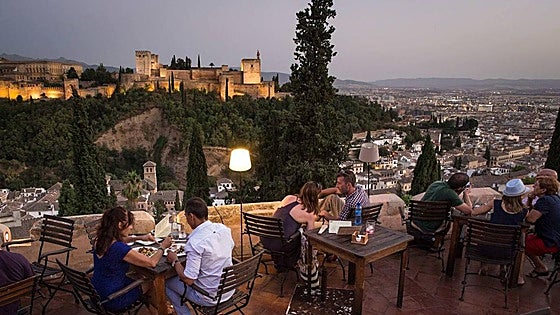 The restaurant in Granada whose prices have gone viral: 'We are in a unique place in the world'