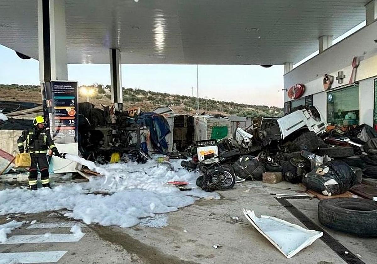 Imagen principal - The aftermath of the accident.