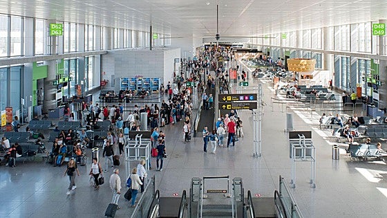 As sales rocket by 20%, new contracts awarded for 14 stores at Malaga Airport