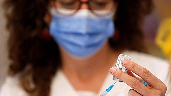 Pharmaceutical giant Moderna tests combined influenza and Covid-19 vaccine