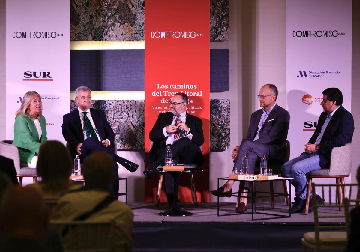 Muñoz, García Urbano, Lillo, Luque and Moya during the forum