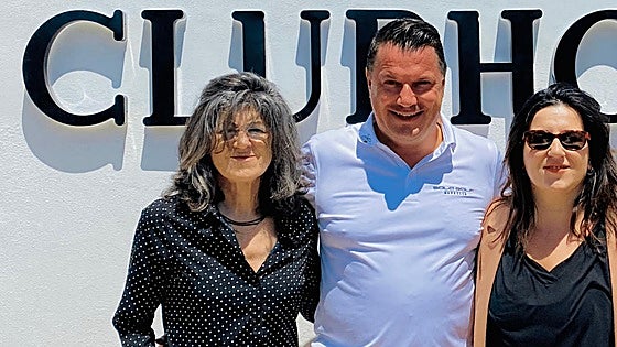 Charity auction at La Sala Banús in Marbella raises 1,300 euros for 'group of women transformed by their children'