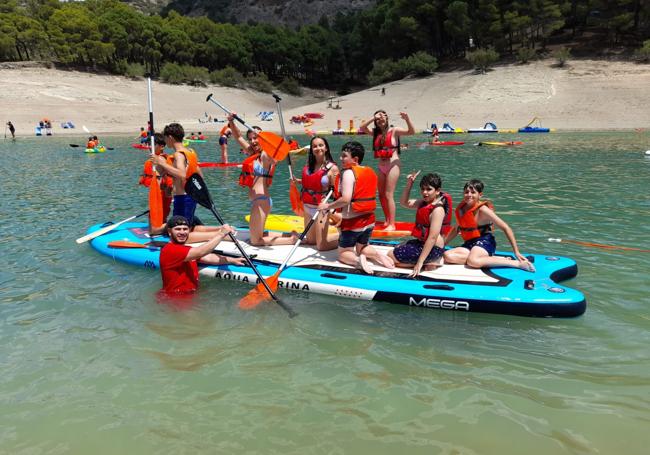 Paddle surf board for groups with Indian Sport, at El Chorro.