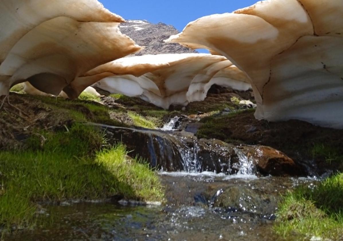 Spectacular image of the thaw in the Sierra Nevada.