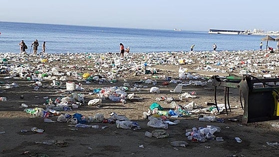 Anti-litter campaign launched for Malaga's beaches to prevent a repeat of these scenes on Night of San Juan