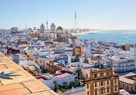 The website article showing a panoramic view of the unmistakable skyline of Cadiz with its myriad of minarets.